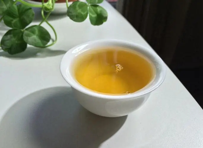 2022年一喝普洱茶肚子就熱熱的怎么回事？