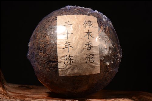 收藏普洱茶，應(yīng)選擇知名品牌還是小品牌？