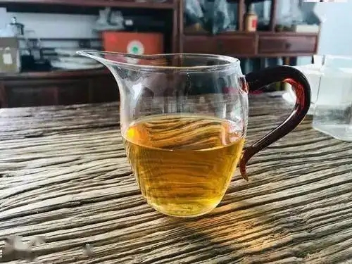 吸煙的人喝茶到底有哪些好處？醫(yī)生這次全說(shuō)清楚了