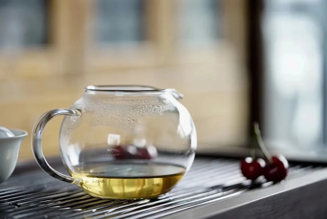 2023年老班章古樹春茶的沖泡！